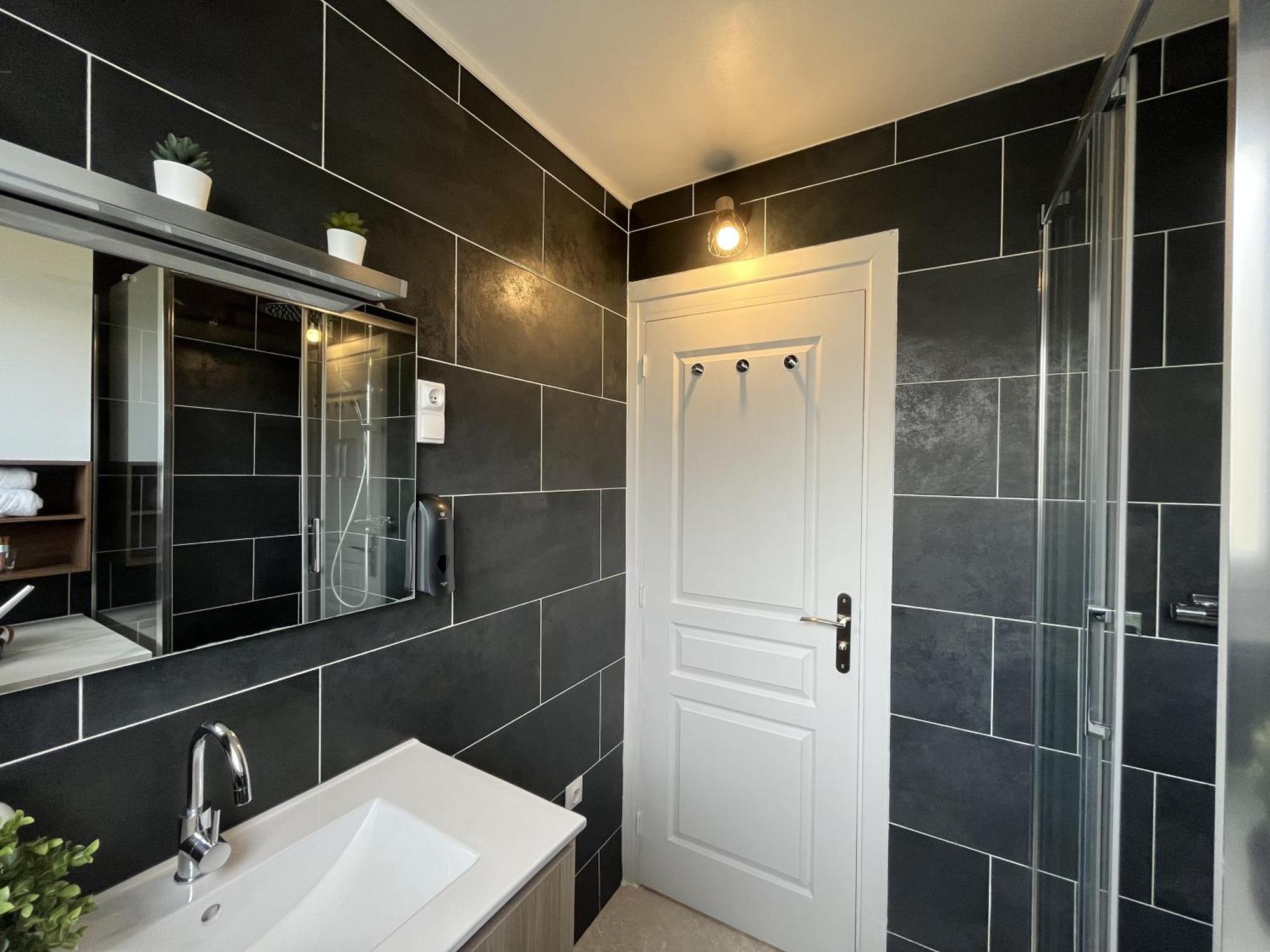 Entire 60M2 Apartment - Close To Paris - Parking - Kitchen - 2Min Rerb - Olympic'24 บรู์-ลา-แรน ภายนอก รูปภาพ
